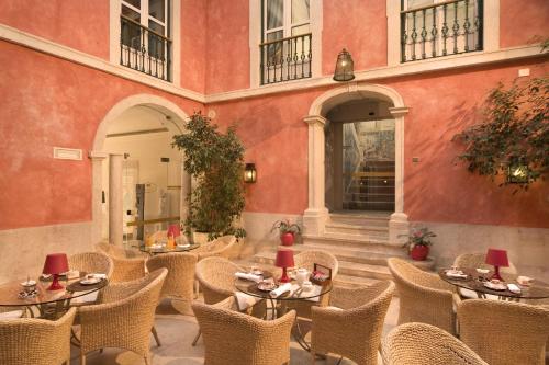 luxury hotels in Campolide