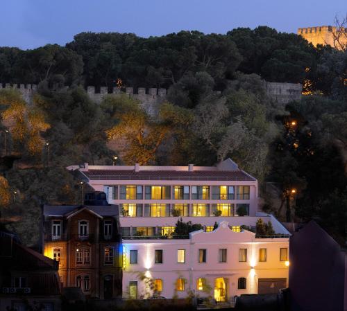 luxury hotels in Castelo