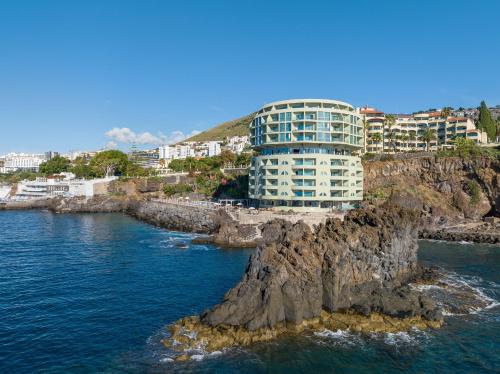 luxury hotels in Funchal