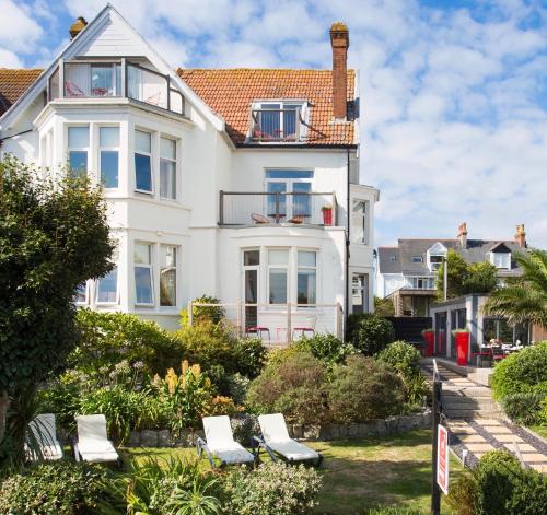 Chelsea House Holiday Apartments