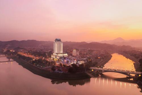 luxury hotels in Quang Ninh