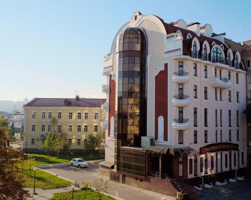 luxury hotels in Kiev