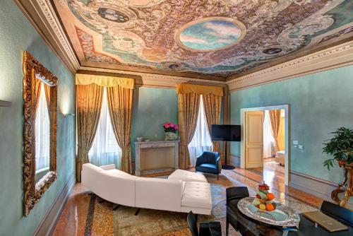 luxury hotels in Bologna Province