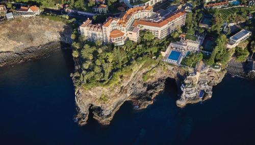 luxury hotels in Funchal