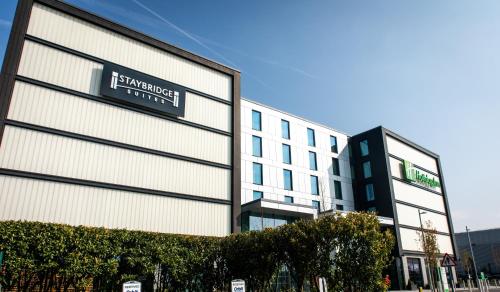 luxury hotels in Hillingdon