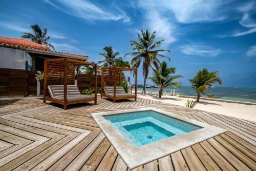 luxury hotels in Caye Caulker