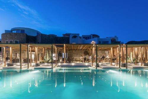 luxury hotels in Agios Stefanos