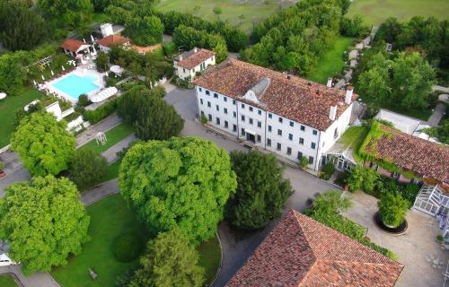 luxury hotels in Treviso Area