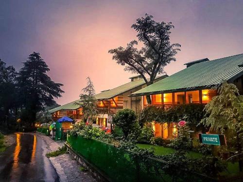 luxury hotels in Dharamshala