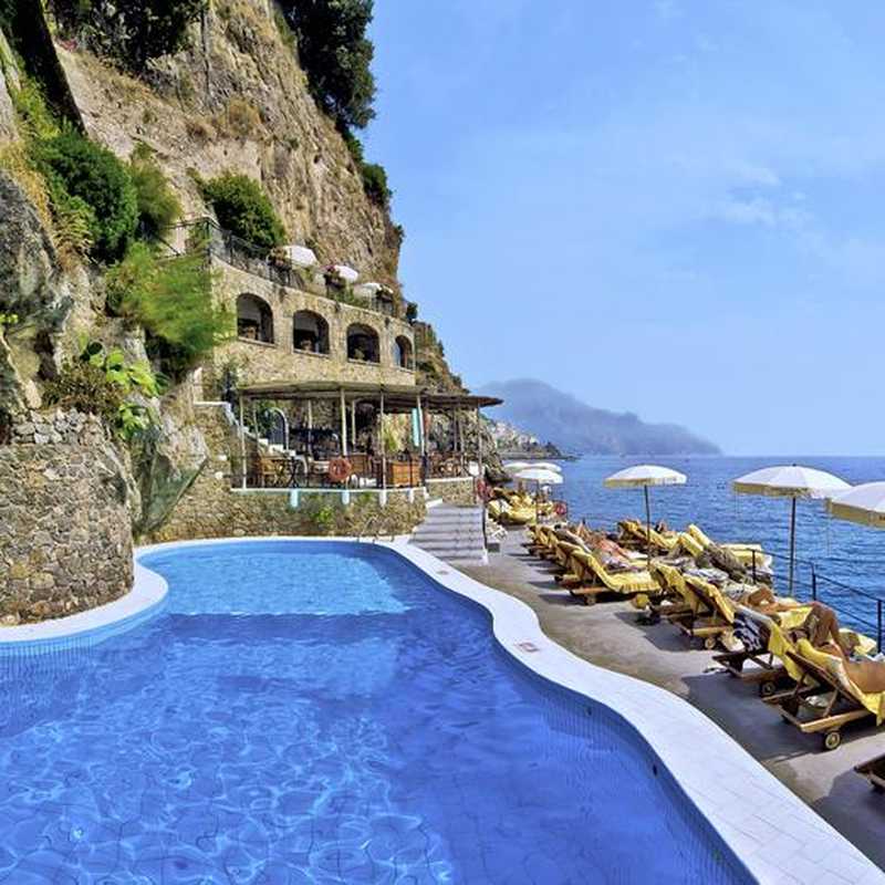 luxury hotels in Conca Dei Marini