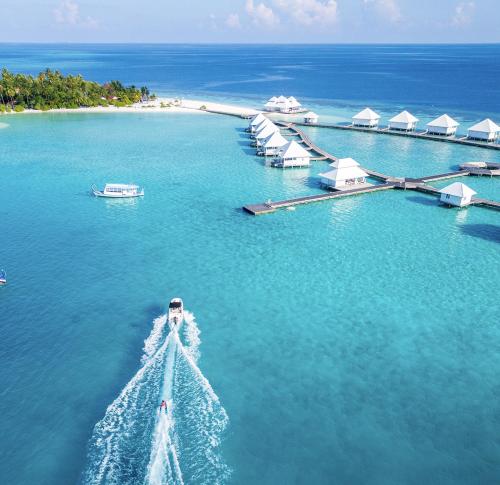 luxury hotels in Ari Atoll