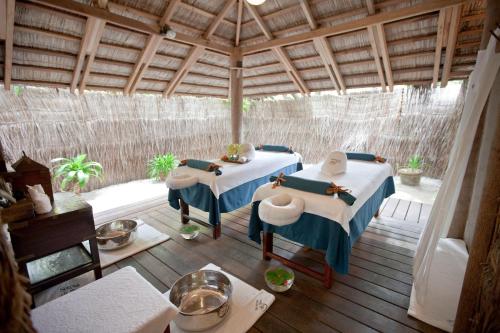 luxury hotels in Ari Atoll