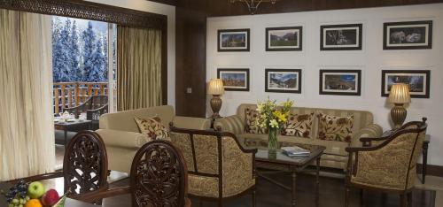 luxury hotels in Srinagar