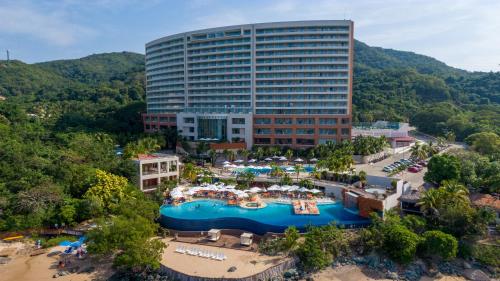 luxury hotels in Ixtapa-Zihuatanejo