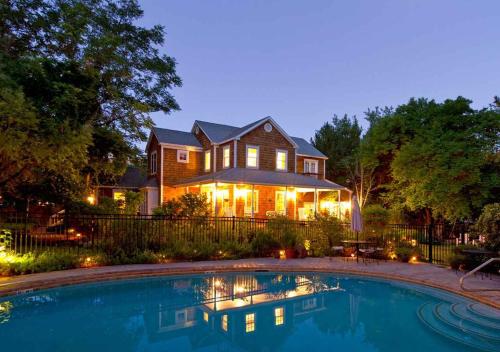 Sunflower Hill Inn