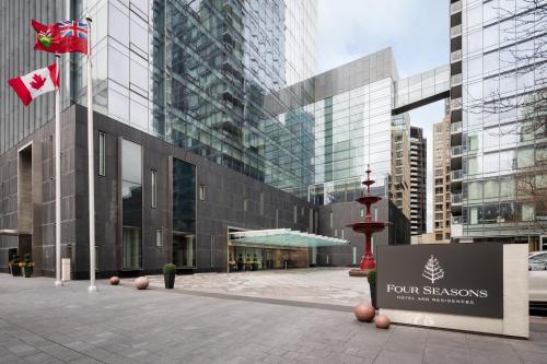 luxury hotels in Toronto