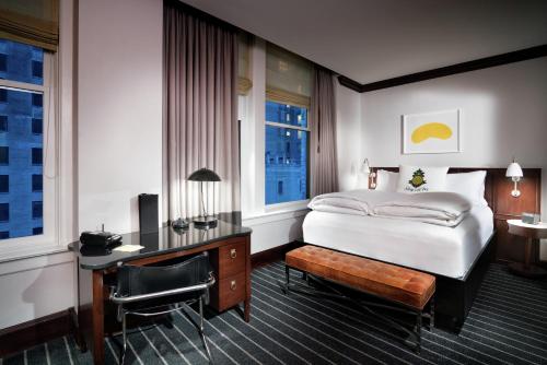 Staypineapple, An Iconic Hotel, The Loop