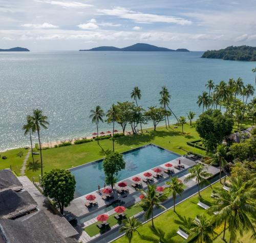 luxury hotels in Nai Harn Beach