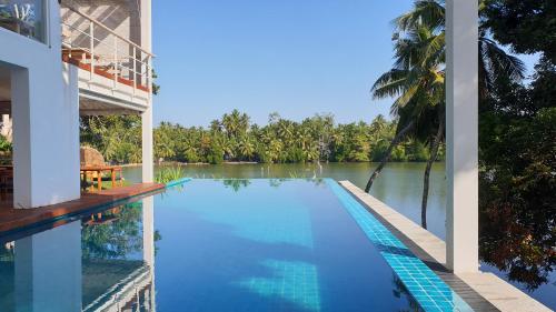 luxury hotels in Hikkaduwa