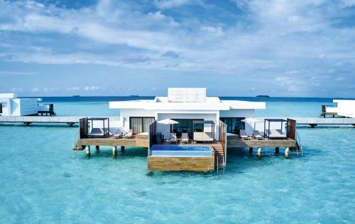 luxury hotels in Gaafu Alifu Atoll