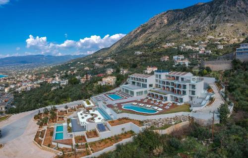 luxury hotels in Lakonia