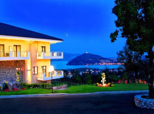 luxury hotels in Kastoria