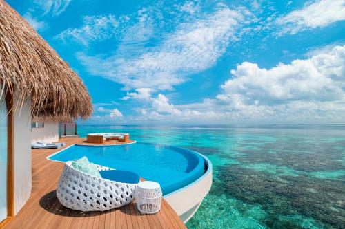 luxury hotels in Ari Atoll