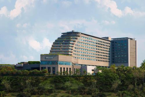 luxury hotels in Pune