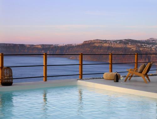 luxury hotels in Caldera South