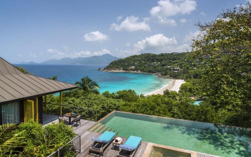 luxury hotels in Beau Vallon