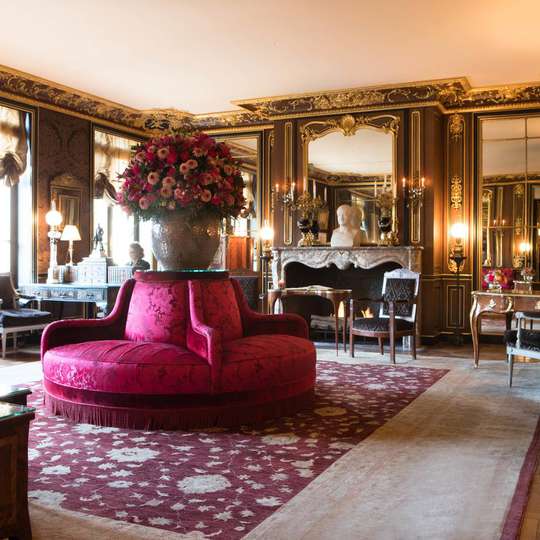 luxury hotels in Paris