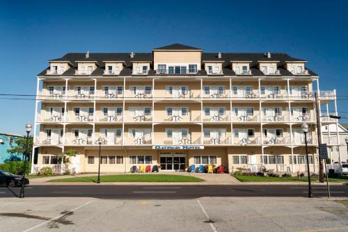 Gateway Hotel & Suites, an Ascend Collection Hotel