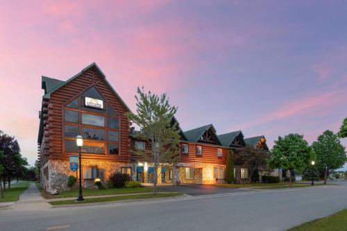 Days Inn by Wyndham Mackinaw City - Bridgeview Area