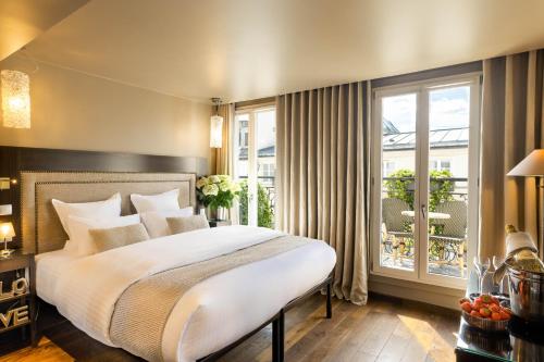 luxury hotels in Montmartre (18Th)