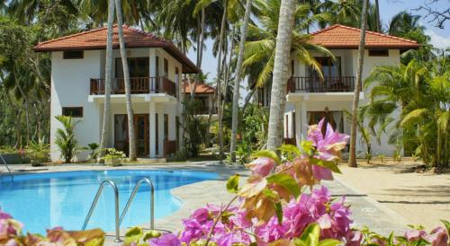 luxury hotels in Hambantota District