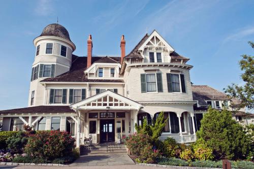 luxury hotels in Newport