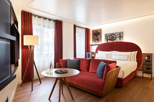 luxury hotels in 7Th Arr. (Near Eiffel Tower)