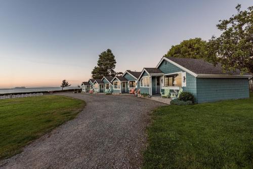 Juan de Fuca Waterfront Hotel & Cottages