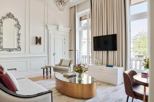 luxury hotels in 1St 2Nd Arr. (Near Louvre)