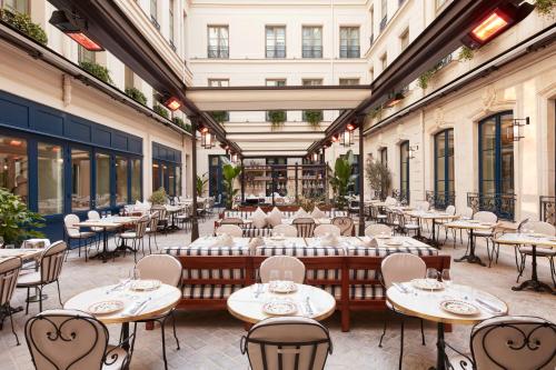 luxury hotels in 8Th Arrondissement