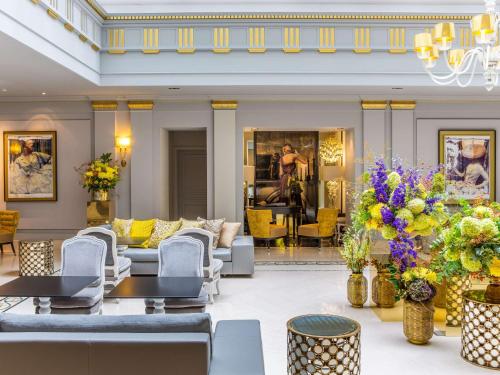 luxury hotels in 8Th Arrondissement