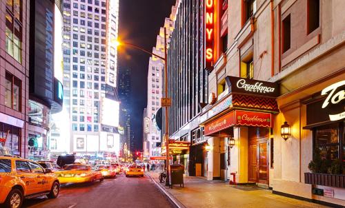 luxury hotels in Midtown West