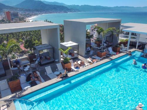 luxury hotels in Nuevo Vallarta