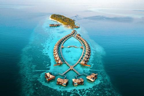 luxury hotels in Ari Atoll