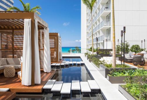 luxury hotels in Honolulu