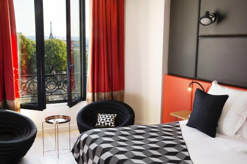 luxury hotels in Montmartre (18Th)