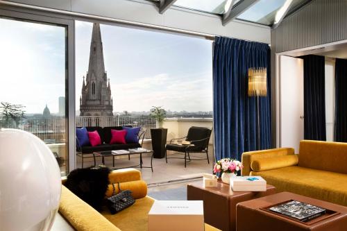 luxury hotels in 8Th Arrondissement