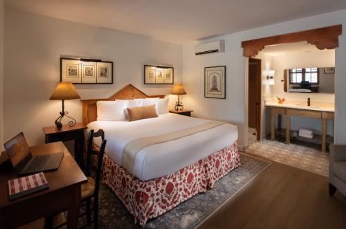 Piñon Court by La Fonda