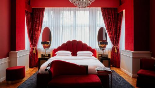 Provocateur Berlin, part of Sircle Collection