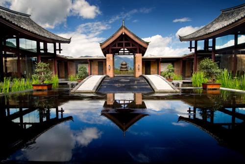 luxury hotels in Shangri-La